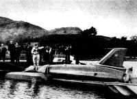 Кэмпбелл перед последним заездом на озере Конистон