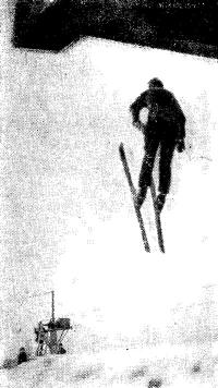 Прыжок лыжника