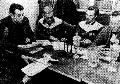 Заседание буерного комитета. Слева направо: О. Рауд, В. Гирс, П. Леола, А. Рауд
