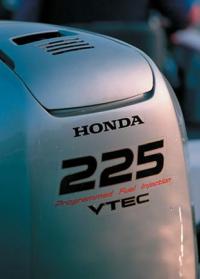 Надпись на моторе "Honda 225"