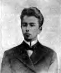 Николай Людевиг — начинающий страховой агент «Русского Ллойда»