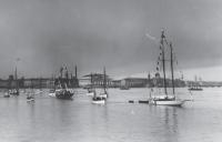 Пароходы и парусные лодки на Неве во время торжеств, 16 мая 1903 г.