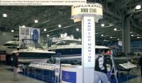 Солидный стенд "Hard Top Marine" был грамотно "уравновешен" экспозицией на воде