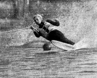 Абсолютный чемпион СССР по воднолыжному спорту А. Радушинский