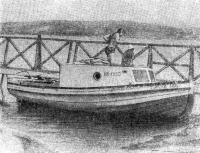 Четырехвесельный ял, переоборудованный в моторное судно