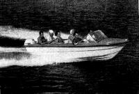 Лодка на ходу с 6 человеками