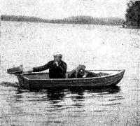 Лодка Рацкевича на воде