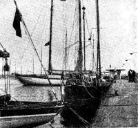 Орион в гавани яхт-клуба Котвица рядом с яхтами из ГДР