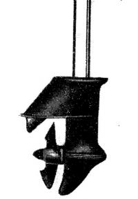 Подводная часть дейдвуда подвесного мотора с валом и тягой реверса