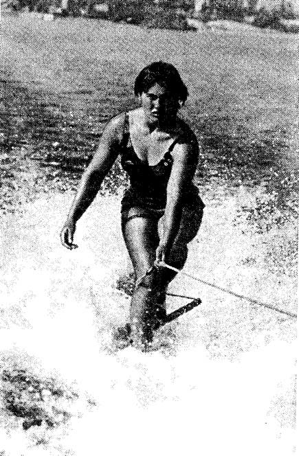 Чемпионка страны по фигурному катанию и чемпионка 1976 г. в многоборье И. Потэс