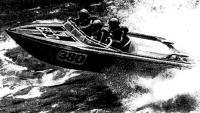 Катер победителя гонок на реке Смоки новозеландца Джона Хеслопа