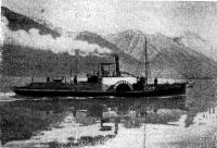 Основное судно экспедиции Ф. К. Дриженко — пароход «Иннокентий» на фоне Синей горы
