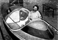 Жерар Д’Абовиль в своей самодельной лодке