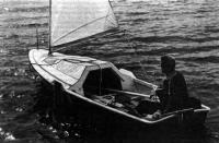 Лодка «Пелла-фиорд» идет на веслах