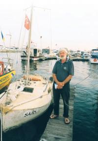 Евгений Гвоздев возле яхточки «Саид»