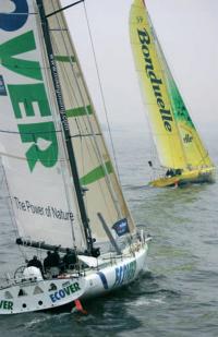 Фото гоночных яхт "Ecover" и "Bonduelle"