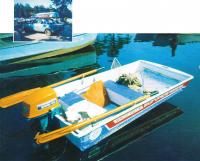 Лодка "Воронеж-мини" на крыше автомобиля и на воде