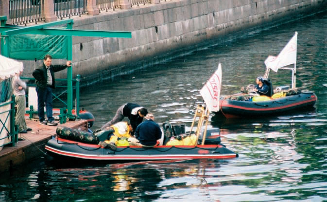 Лодки «Roger 570» и «Komandor 470» в черте города