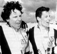 МакКеан (слева) и Дадд на берегу сразу после заезда 26 октября 1993 г.