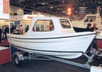 "Orkney 440" — небольшая универсальная лодка для отдыха и рыболовства
