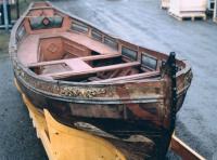 Цветное фото лодки Петра I