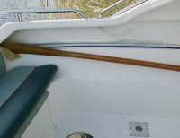 Единственное место, где можно хранить весло-гребок, но держателей здесь нет