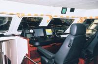 Главный пост управления яхты "Guardian 50". В центре сенсорный дисплей