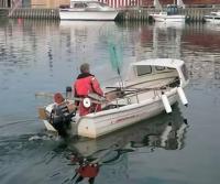 Каких суденышек здесь только не встретишь