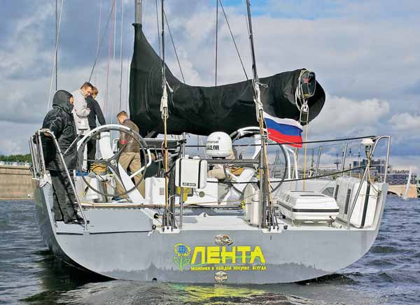 Кормовые обводы: U-образные, рассчитанные на высокие скорости