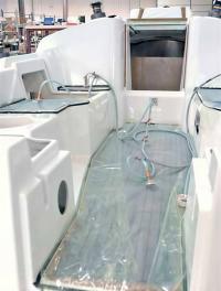 Любые детали приклеиваются только с помощью вакуума