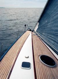 Носовая часть яхты