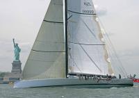 Новая яхта «Maximus» с экипажем в Нью-Йорке