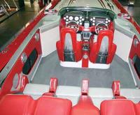 Переключаемое рулевое управление превращает 15-метровый катамаран «Nor-Tech» в 2000-сильный аттракцион