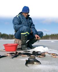 По последнему льду от «горбача» просто нет отбоя