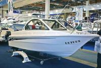 Популярный «Amazon 533 HT» обзавелся более высокими фальшбортами и специальным отсеком для сложенного тента