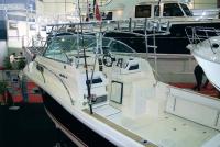 Скоростной катер на выставке