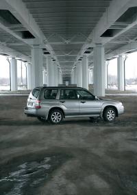 Субару Форестер вид справа