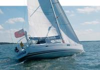 Вид справа на яхту «Hanse 630»