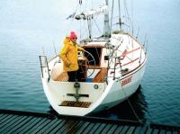 Вид сзади на яхту «Викинг-32»