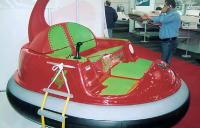 Внутри тела французской «тарелки» «Oxoon» прячется обычный 10-сильный подвесной мотор