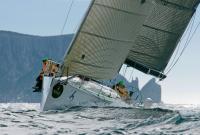 Яхта «DK 46» - вид спереди