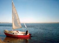 Яхта «Лена» на воде