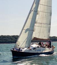 Яхта «Southerly 135» под парусами